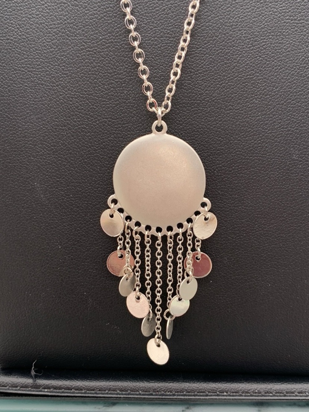 NWT Lydell NYC silver tone matte and shiny Disc Fringe Pendant Necklace 32-34”